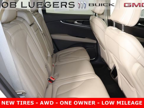 Used 2022 Lincoln Nautilus Reserve image 17