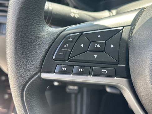 Used 2025 Nissan Altima 2.5 SV FWD image 24