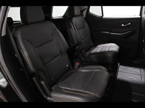Used 2019 Chevrolet Traverse LT w/ LPO, Floor Liner Package FWD image 17