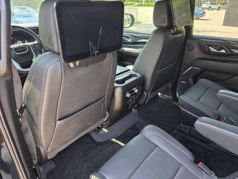 Used 2023 GMC Yukon XL Denali w/ Advanced Technology Package AWD/4WD image 12