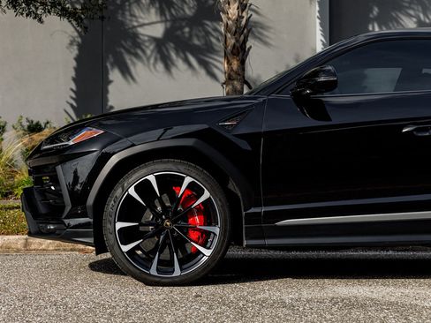 Used 2020 Lamborghini Urus image 4