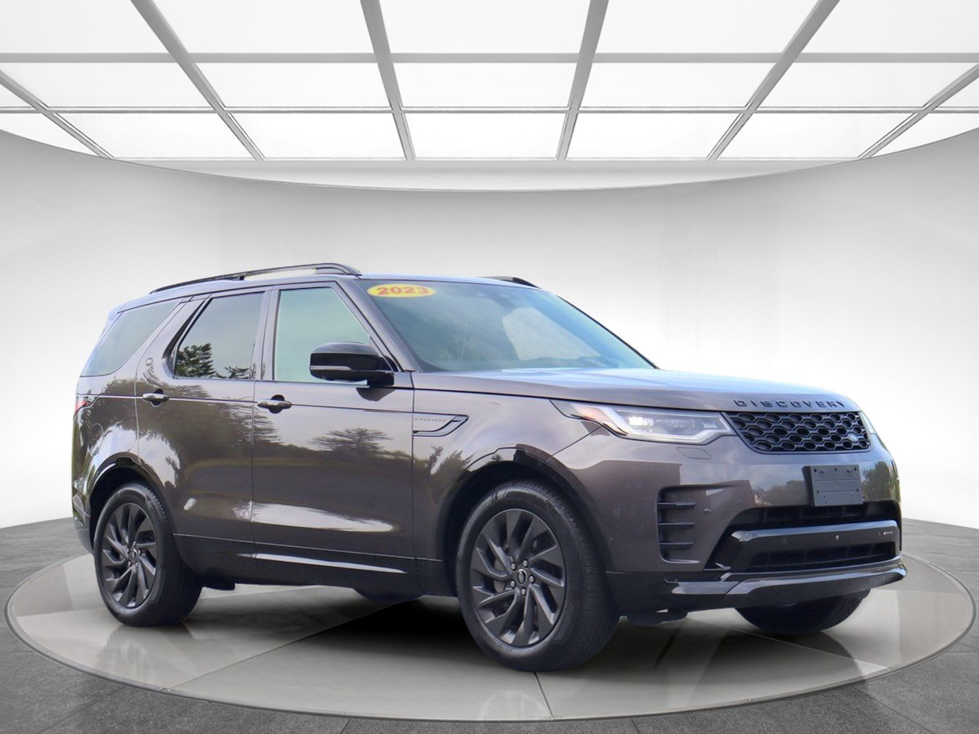 Used 2023 Land Rover Discovery S R-Dynamic AWD/4WD image 3