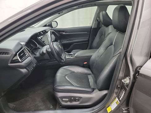 Used 2020 Toyota Camry XSE image 12