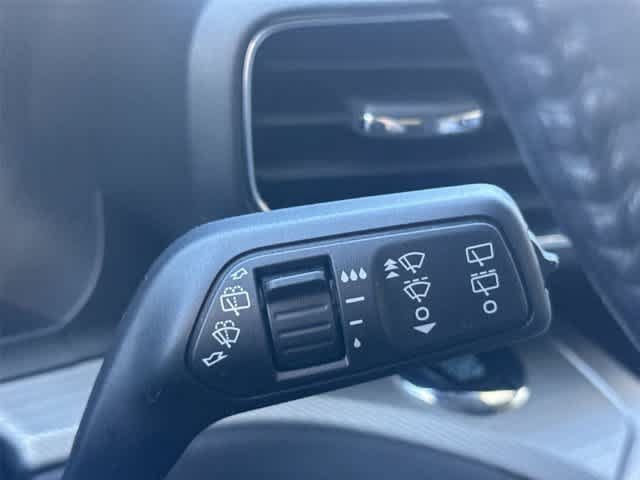 Used 2022 Ford Explorer XLT w/ Equipment Group 202A AWD/4WD image 26
