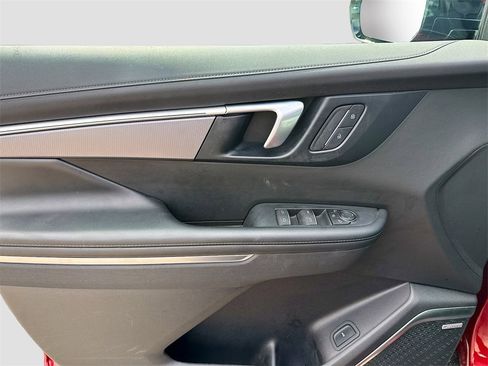 Used 2025 Buick Enclave Sport Touring image 9