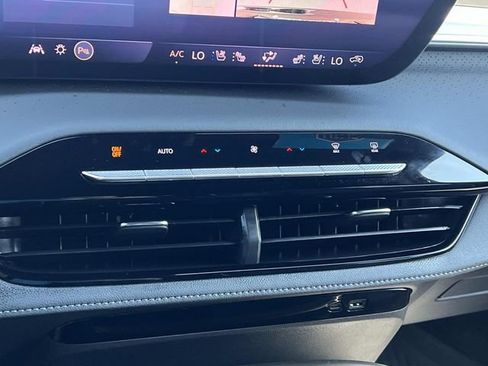 Used 2026 Buick Enclave Avenir w/ Super Cruise Package AWD/4WD image 83