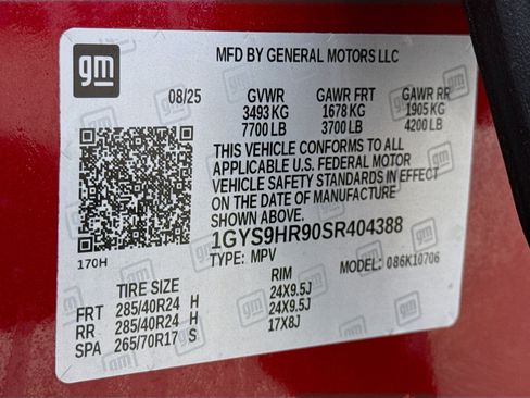 Used 2025 Cadillac Escalade V w/ LPO, Floor Liner Package AWD/4WD image 38