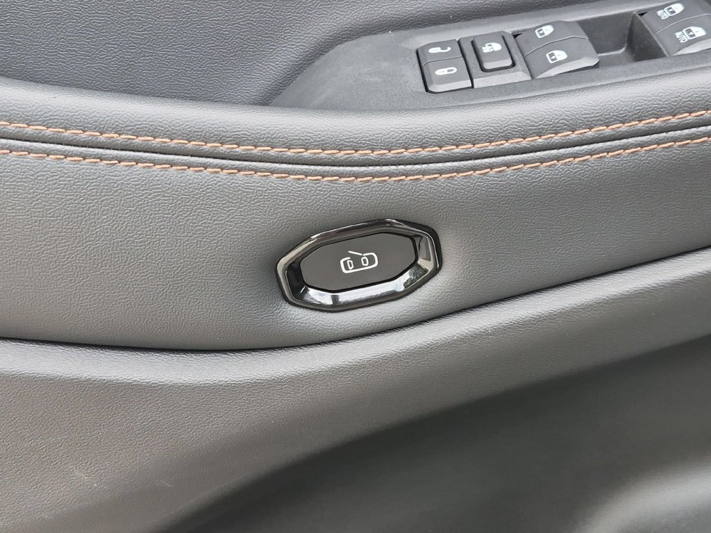 Used 2026 Jeep Cherokee Limited AWD/4WD image 13