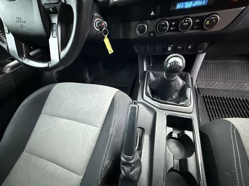 Used 2021 Toyota Tacoma TRD Off-Road image 27