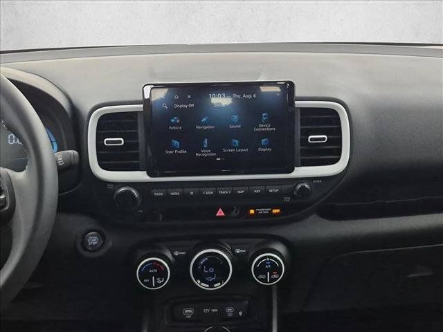 Certified 2025 Hyundai Venue Limited FWD image 15