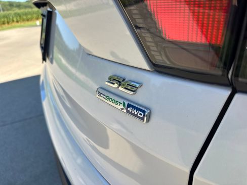 Used 2017 Ford Escape SE w/ SE Sport Appearance Package AWD/4WD image 7