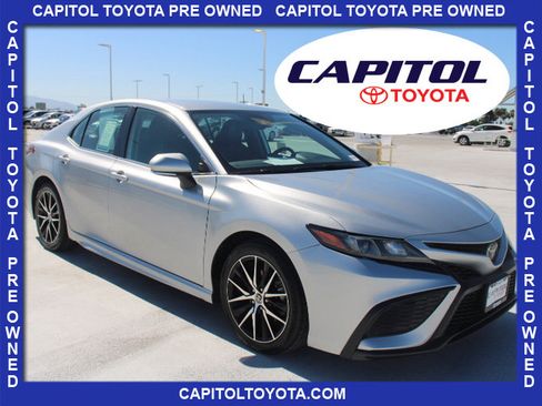 Used 2023 Toyota Camry SE FWD image 1