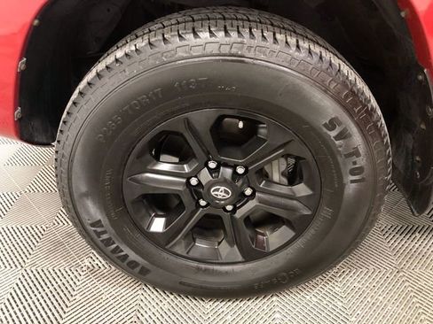 Used 2018 Toyota 4Runner SR5 Premium AWD/4WD image 29