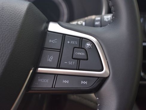 Used 2025 Toyota Highlander XSE AWD/4WD image 14