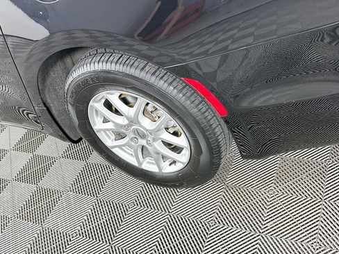 Certified 2023 Chrysler Pacifica Touring-L FWD image 42