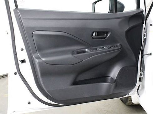 Used 2021 Nissan Versa S image 14