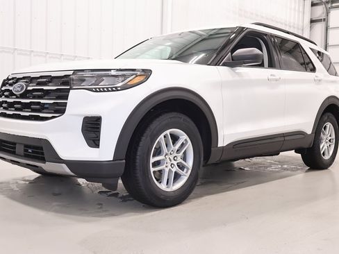 New 2026 Ford Explorer Active image 5