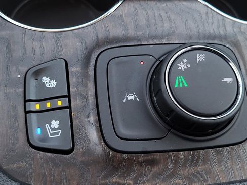 Used 2023 GMC Acadia Denali w/ Trailering Package image 30