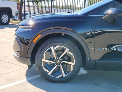 New 2026 Chevrolet Equinox EV LT image 5