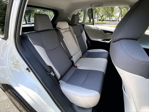 Used 2024 Toyota RAV4 XLE FWD image 22