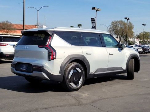 New 2026 Kia EV9 Wind image 5