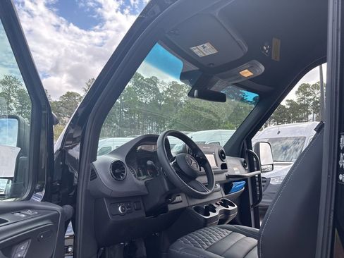 New 2025 Mercedes-Benz Sprinter 3500 image 41