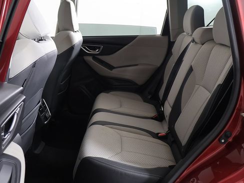 Used 2021 Subaru Forester Premium AWD/4WD image 30