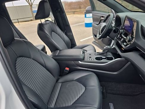 Used 2024 Toyota Highlander XSE image 10