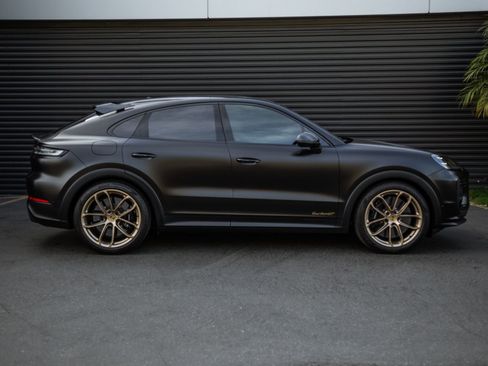 Certified 2024 Porsche Cayenne Turbo GT image 8