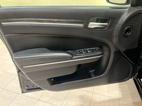 Used 2019 Chrysler 300 Touring L w/ Quick Order Package 22F RWD image 20