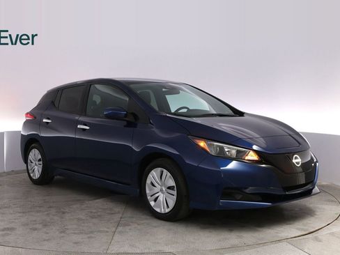 Used 2025 Nissan Leaf S image 13