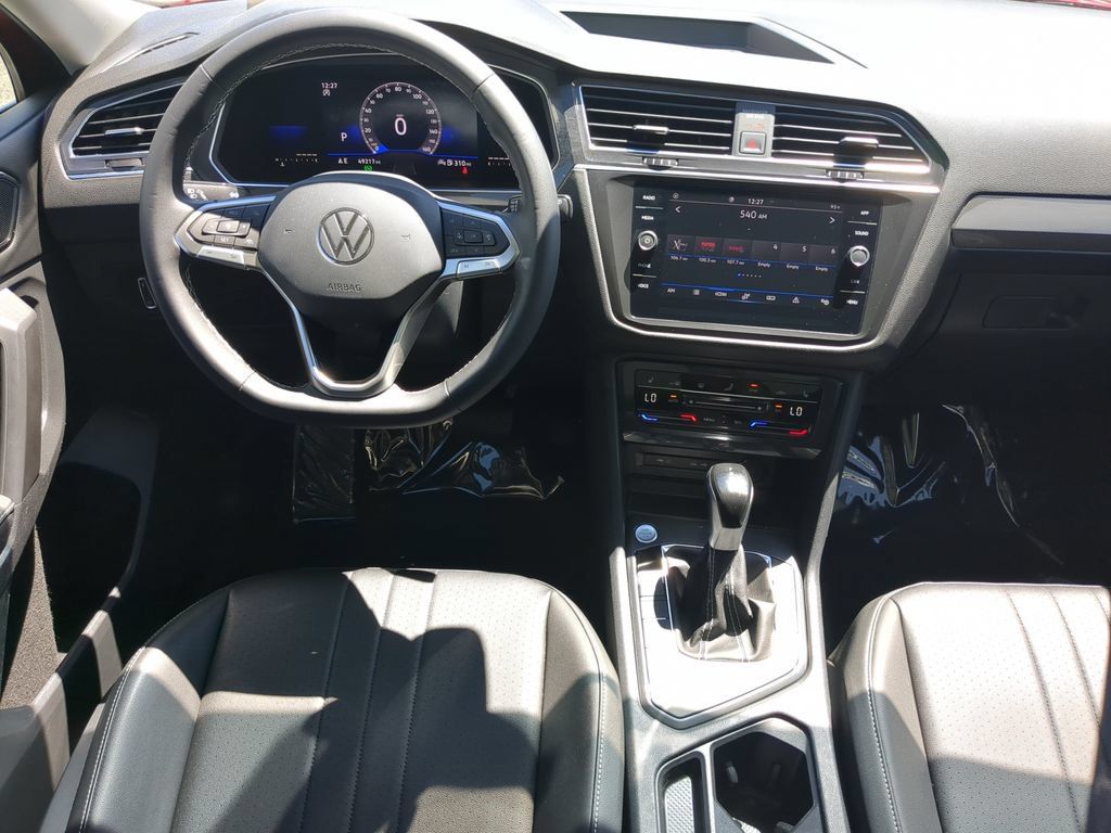 Certified 2023 Volkswagen Tiguan SE FWD image 13
