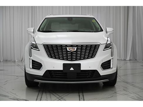 Used 2022 Cadillac XT5 Premium Luxury w/ Technology Package image 3