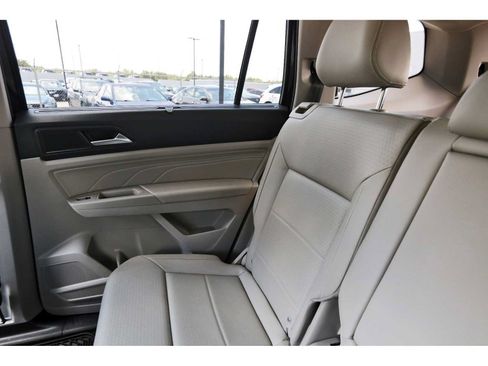 Used 2022 Volkswagen Atlas SE FWD image 9
