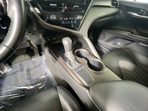 Used 2022 Toyota Camry SE FWD image 25