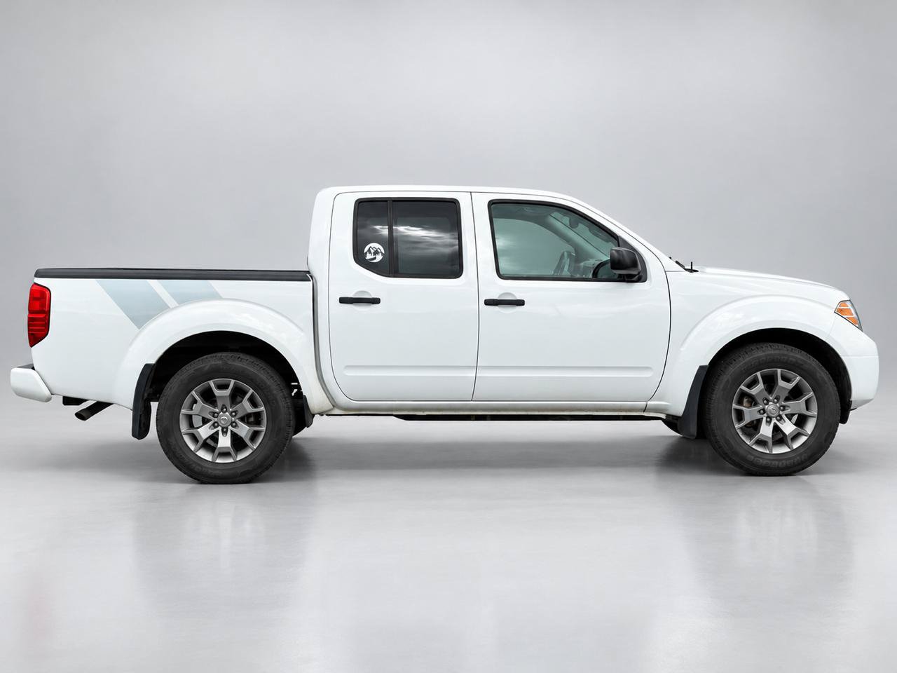 Used 2020 Nissan Frontier SV RWD image 6