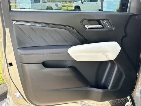 Used 2024 GMC Canyon AT4X image 24