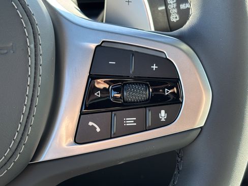 Used 2026 BMW X5 sDrive40i w/ M Sport Package image 22