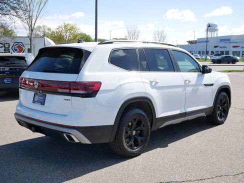 Used 2024 Volkswagen Atlas Peak Edition SE AWD/4WD image 7
