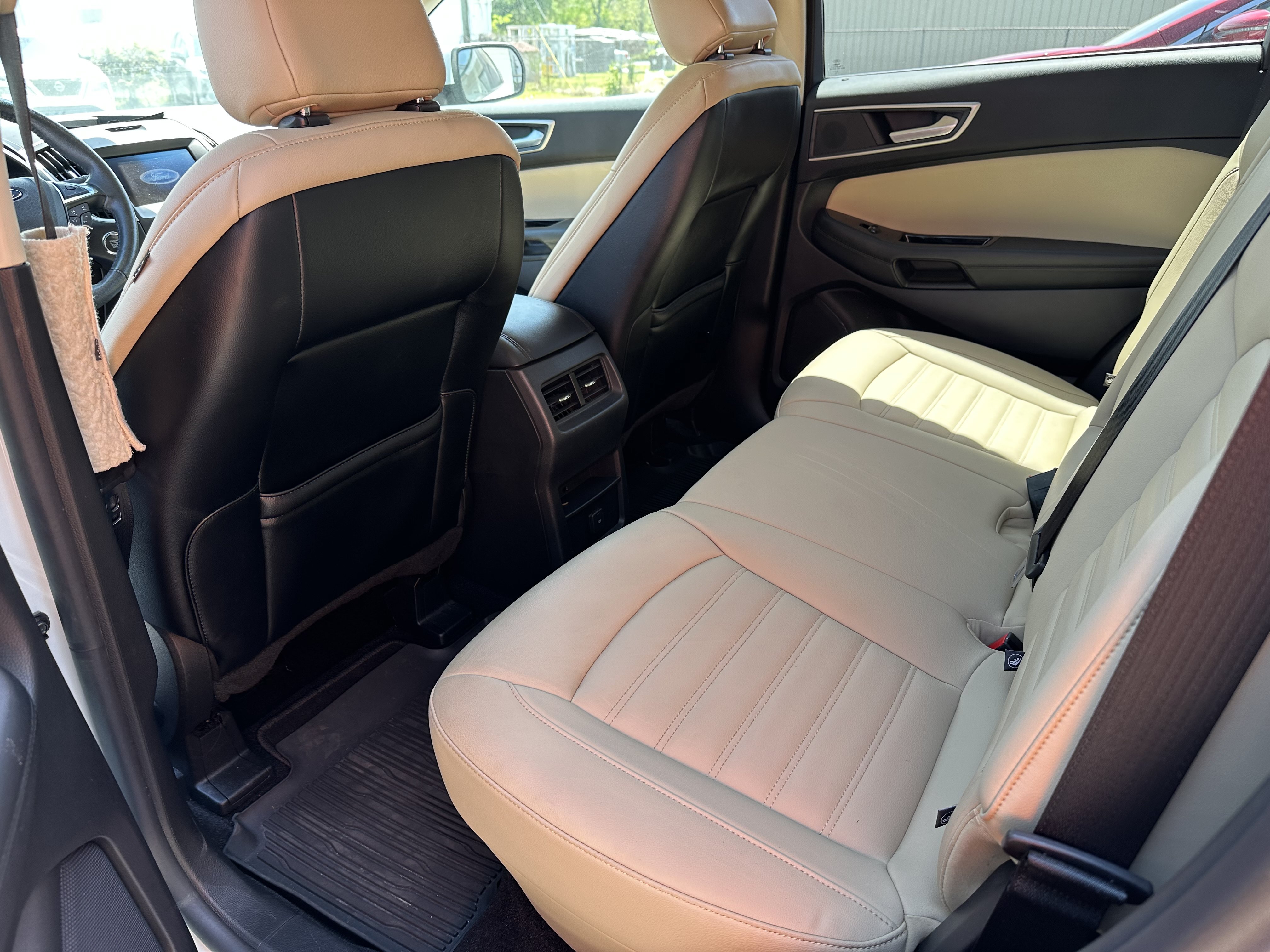 Used 2020 Ford Edge SEL FWD image 8