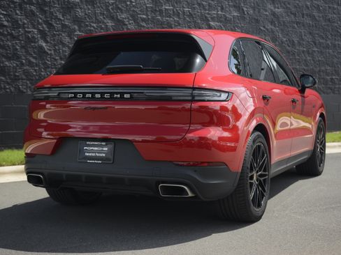 Certified 2025 Porsche Cayenne S AWD/4WD image 7