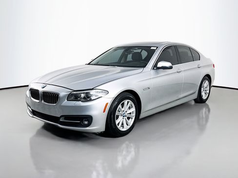 Used 2016 BMW 528i Sedan RWD image 4