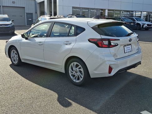 Certified 2025 Subaru Impreza 2.0i image 7