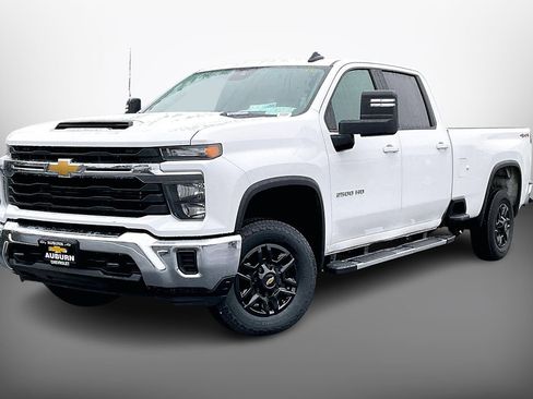 Used 2024 Chevrolet Silverado 2500 LT image 2