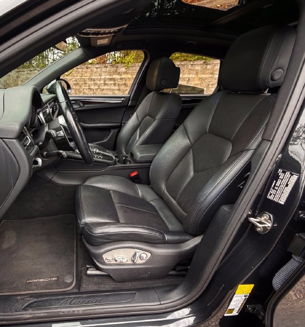 Used 2023 Porsche Macan AWD/4WD image 15
