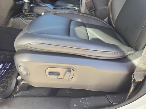 New 2026 Jeep Gladiator Sahara image 19