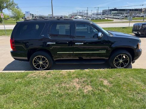 Used 2013 Chevrolet Tahoe LTZ AWD/4WD image 6