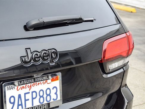 Used 2022 Jeep Grand Cherokee Laredo X image 8