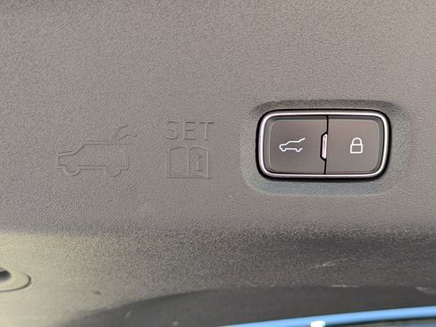 Used 2025 Ford Expedition Tremor AWD/4WD image 34