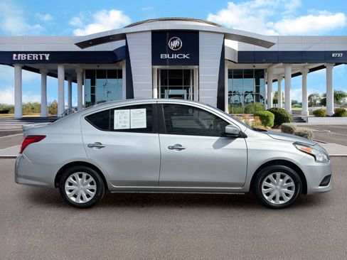 Used 2019 Nissan Versa SV FWD image 3